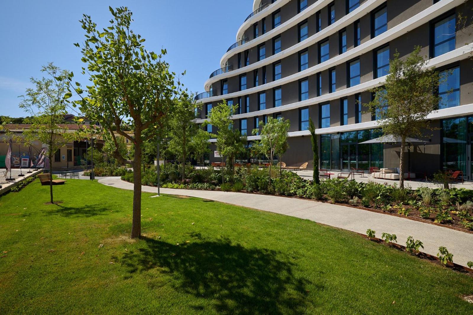 The Social Hub 4* Rom